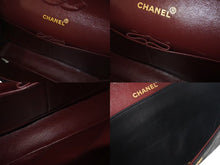 Load image into Gallery viewer, CHANEL シャネル マトラッセ25 Wフラップ Wチェーンショルダーバッグ 2番台 ラムスキン ココマーク ブラック ゴールド金具 美品 中古 4c073620