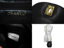 Load image into Gallery viewer, CHANEL シャネル ココマーク ショルダーバッグ 斜め掛けバッグ 3番台 イタリア製 キャビアスキン ブラック ゴールド 美品 中古 4c073630
