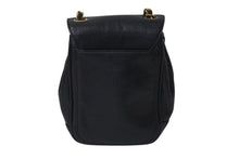 Load image into Gallery viewer, CHANEL シャネル ココマーク ショルダーバッグ 斜め掛けバッグ 3番台 イタリア製 キャビアスキン ブラック ゴールド 美品 中古 4c073630