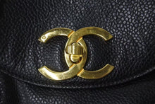 Load image into Gallery viewer, CHANEL シャネル ココマーク ショルダーバッグ 斜め掛けバッグ 3番台 イタリア製 キャビアスキン ブラック ゴールド 美品 中古 4c073630