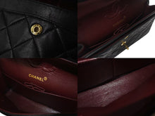 Load image into Gallery viewer, CHANEL シャネル マトラッセ23 Wフラップ チェーンショルダーバッグ ラムスキン 2番台 ブラック ゴールド金具 美品 中古 4c073639