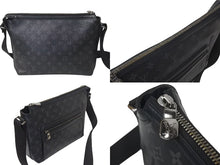 画像をギャラリービューアに読み込む, LOUIS VUITTON ルイヴィトン モノグラム エクリプス オディセ メッセンジャーPM ショルダーバッグ M44223 ブラック 美品 中古 4c073679