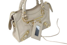 Load image into Gallery viewer, 極美品 BALENCIAGA バレンシアガ クラシック ミニ シティ ハンドバッグ ベージュ レザー 390160 ゴールド金具 中古 4c073721
