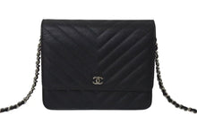 Load image into Gallery viewer, 極美品 CHANEL シャネル チェーンウォレット キャビアスキン グレインドカーフスキン Vステッチライン 25番台 ブラック 25115368 中古 4c073723