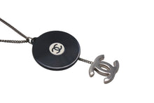 Load image into Gallery viewer, CHANEL シャネル レコード ネックレス ココマーク アクセサリー 04P刻印 イタリア製 10.1g シルバー ブラック ホワイト 美品 中古 4c073771