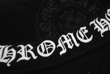 画像をギャラリービューアに読み込む, 極美品 CHROME HEARTS クロムハーツ スウェット トレーナー サイズM 新型 ネックロゴ アームプリント ブラック コットン 中古 4c073779