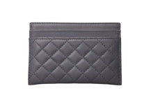 Load image into Gallery viewer, CHANEL シャネル ココマーク 名刺入れ 定期入れ キルティング 12番台 ラムスキン グレー シルバー金具 美品 中古 4c073780