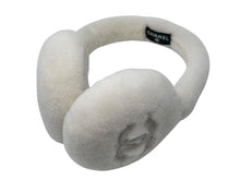 Load image into Gallery viewer, 新品未使用 CHANEL シャネル イヤーマフ ホワイト ファー ココマーク 耳当て ロゴ 白 小物 中古 4c073781
