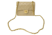 Load image into Gallery viewer, CHANEL シャネル ミニマトラッセ 17 チェーンショルダーバッグ 1番台 ラムスキン ココマーク キルティング ベージュ 美品 中古 4c073809
