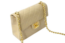 Load image into Gallery viewer, CHANEL シャネル ミニマトラッセ 17 チェーンショルダーバッグ 1番台 ラムスキン ココマーク キルティング ベージュ 美品 中古 4c073809