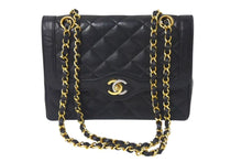 Load image into Gallery viewer, CHANEL シャネル Wフラップ Wチェーンショルダーバッグ 3番台 パリ限定 ラムスキン ココマーク キルティング ブラック 美品 中古 4c073810