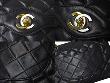 Load image into Gallery viewer, CHANEL シャネル Wフラップ Wチェーンショルダーバッグ 3番台 パリ限定 ラムスキン ココマーク キルティング ブラック 美品 中古 4c073810