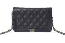Load image into Gallery viewer, 新品未使用 CHANEL シャネル ボーイシャネル チェーンウォレット 長財布 AP1117 28番台 キャビアスキン ココマーク ブラック 中古 4c073811