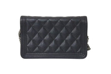 Load image into Gallery viewer, 新品未使用 CHANEL シャネル ボーイシャネル チェーンウォレット 長財布 AP1117 28番台 キャビアスキン ココマーク ブラック 中古 4c073811