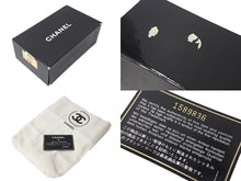 Load image into Gallery viewer, CHANEL シャネル マトラッセ フルフラップチェーンショルダーバッグ 1番台 ラムスキン ココマーク ブラック 美品 中古 4c073812