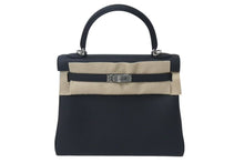 Load image into Gallery viewer, 新品未使用 HERMES エルメス ケリー25 W刻印 2025年購入品 内縫い 黒 トゴ シルバー金具 中古 4c073870