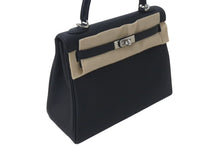 Load image into Gallery viewer, 新品未使用 HERMES エルメス ケリー25 W刻印 2025年購入品 内縫い 黒 トゴ シルバー金具 中古 4c073870