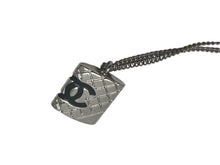 Load image into Gallery viewer, 極美品 CHANEL シャネル カンボンライン ネックレス アクセサリー 05C刻印 メタル シルバー ブラック 中古 4c073899