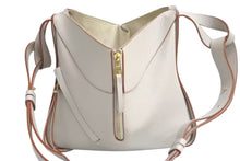 画像をギャラリービューアに読み込む, LOEWE ロエベ ハンモック スモールバッグ ショルダーバッグ ロゴ 2WAY 062125 カーフレザー ベージュ ゴールド金具 美品 中古 4c073965