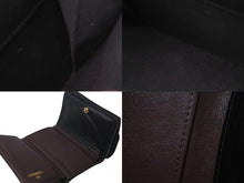 Load image into Gallery viewer, CHANEL シャネル 三つ折り財布 クラシックスモールフラップ ココマーク AP0230 マトラッセ ラムスキン ブラック 美品 中古 4c073972