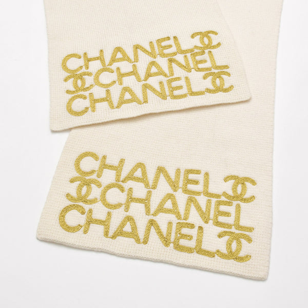 新品同様 CHANEL シャネル ロゴ刺繍 ココマーク マフラー スカーフ 飛びロゴ マトラッセ柄 ウール カシミヤ アイボリー ゴールド 中古 4c074017