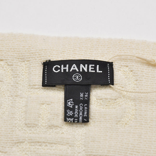 新品同様 CHANEL シャネル ロゴ刺繍 ココマーク マフラー スカーフ 飛びロゴ マトラッセ柄 ウール カシミヤ アイボリー ゴールド 中古 4c074017