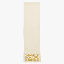 Load image into Gallery viewer, 新品同様 CHANEL シャネル ロゴ刺繍 ココマーク マフラー スカーフ 飛びロゴ マトラッセ柄 ウール カシミヤ アイボリー ゴールド 中古 4c074017