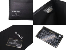 Load image into Gallery viewer, 極美品 CHANEL シャネル パスケース キルティング ココマーク 30番台 イタリア製 レザー ブラック シルバー金具 中古 4c074117