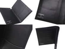 Load image into Gallery viewer, 極美品 CHANEL シャネル パスケース キルティング ココマーク 30番台 イタリア製 レザー ブラック シルバー金具 中古 4c074117