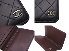 Load image into Gallery viewer, CHANEL シャネル ココマーク 手帳ケース キルティング 13番台 イタリア製 ラムスキン ブラック シルバー金具 美品 中古 4c074118
