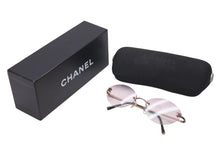 Load image into Gallery viewer, 新品同様 CHANEL シャネル ココマーク サングラス メガネ アイウェア イタリア製 メタル ピンクゴールド金具 ピンク 中古 4c074127