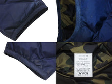 画像をギャラリービューアに読み込む, A BATHING APE アベイシングエイプ リバーシブルダウンジャケット サイズL キルティング カモフラ柄 カーキ ネイビー 良品 中古 4c074140