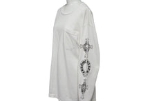 画像をギャラリービューアに読み込む, CHROME HEARTS クロムハーツ フロントポケット プリント ロンT 長袖 コットン ホワイト サイズM 美品 中古 4c074145