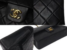 Load image into Gallery viewer, CHANEL シャネル マトラッセ25 Wフラップ Wチェーンショルダーバッグ 2番台 ラムスキン ココマーク ブラック ゴールド金具 美品 中古 4c074152
