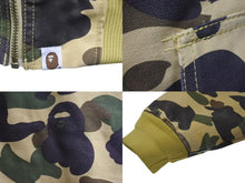 Load image into Gallery viewer, A BATHING APE × CARHARTT アベイシングエイプ カーハート 1st Camo アクティブ ジャケット 2005年 カモ柄 サイズL 美品 中古 4c074241