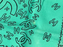 Load image into Gallery viewer, CHANEL シャネル スカーフ バンダナ柄 ココマーク ペイズリー ハンカチ グリーン コットン 良品 中古 4c074276