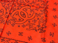 Load image into Gallery viewer, CHANEL シャネル スカーフ バンダナ柄 ココマーク ペイズリー ハンカチ 92年製 オレンジ コットン 美品 中古 4c074269