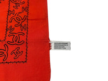 Load image into Gallery viewer, CHANEL シャネル スカーフ バンダナ柄 ココマーク ペイズリー ハンカチ 92年製 オレンジ コットン 美品 中古 4c074269