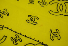 Load image into Gallery viewer, CHANEL シャネル スカーフ バンダナ柄 ココマーク ペイズリー ハンカチ 92年製 イエロー コットン 美品 中古 4c074270