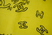 Load image into Gallery viewer, CHANEL シャネル スカーフ バンダナ柄 ココマーク ペイズリー ハンカチ 92年製 イエロー コットン 美品 中古 4c074270