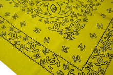 Load image into Gallery viewer, CHANEL シャネル スカーフ バンダナ柄 ココマーク ペイズリー ハンカチ 92年製 イエロー コットン 美品 中古 4c074270