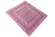 Load image into Gallery viewer, CHANEL シャネル スカーフ バンダナ柄 ココマーク ペイズリー ハンカチ 92年製 ピンク コットン 良品 中古 4c074271