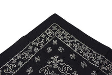 Load image into Gallery viewer, CHANEL シャネル スカーフ バンダナ柄 ココマーク ペイズリー ハンカチ ブラック コットン 美品 中古 4c074276
