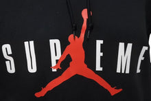 Load image into Gallery viewer, SUPREME x NIKE JORDAN シュプリーム x ナイキ ジョーダン hooded Sweatshirt スウェット ブラック サイズM 美品 中古 4c074308