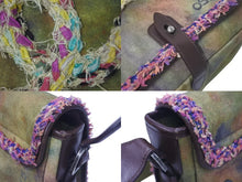 Load image into Gallery viewer, 極美品 CHANEL シャネル エンブロイダリー グラフィティ ショルダーバッグ A92789 ココマーク 20番台 カーキ 中古 4c074344