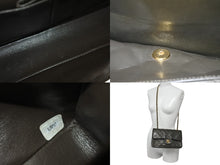 Load image into Gallery viewer, CHANEL シャネル マトラッセ 23cm ココマーク ショルダーバッグ 2番台 スムースレザー カーキ ゴールド金具 美品 中古 4c074353