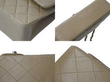 Load image into Gallery viewer, CHANEL シャネル マトラッセ23 ショルダーバッグ 6番台 Wフラップ ベージュ ラムスキン ゴールド金具 美品 中古 4c074370