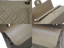 Load image into Gallery viewer, CHANEL シャネル マトラッセ23 ショルダーバッグ 6番台 Wフラップ ベージュ ラムスキン ゴールド金具 美品 中古 4c074370