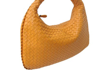 画像をギャラリービューアに読み込む, 新品同様 BOTTEGA VENETA ボッテガ ヴェネタ イントレチャート ホーボーバッグ ワンショルダーバッグ レザー イエロー 中古 4c074399