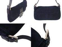 画像をギャラリービューアに読み込む, FENDI フェンディ マンマバケット ワンショルダーバッグ イタリア製 スウェード レザー ネイビー シルバー金具 美品 中古 4c074445